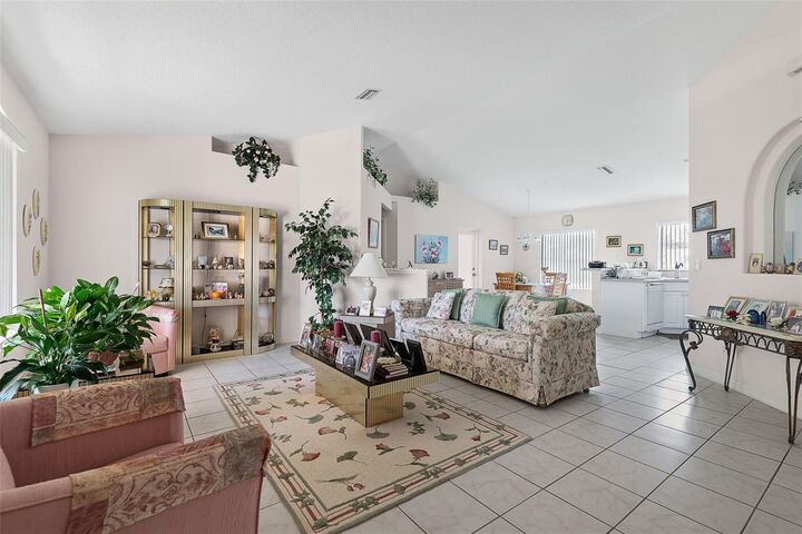 Property Photo:  52 Fenwick Lane  FL 32137 
