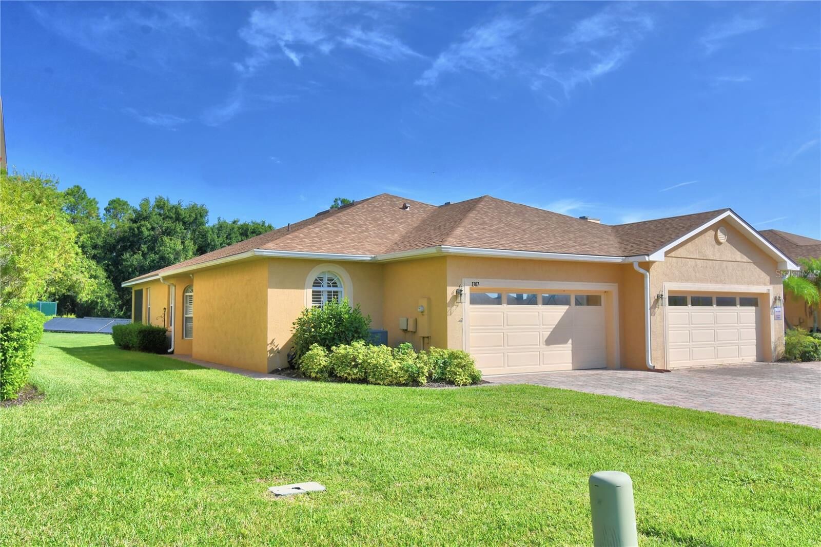 Property Photo:  1307 Innsbruck Ct  FL 33884 
