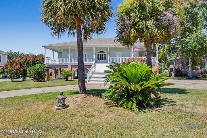Property Photo:  2407 Washington Avenue  MS 39567 