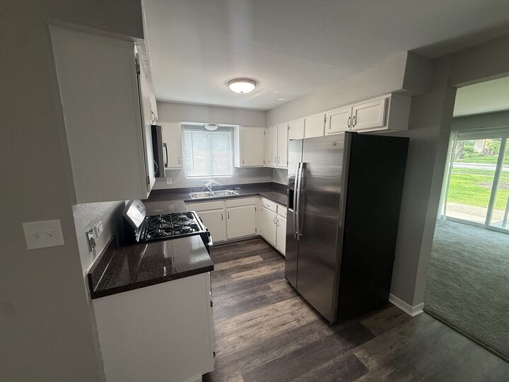 Property Photo: 1110 Chalet Drive 104 IL 60561