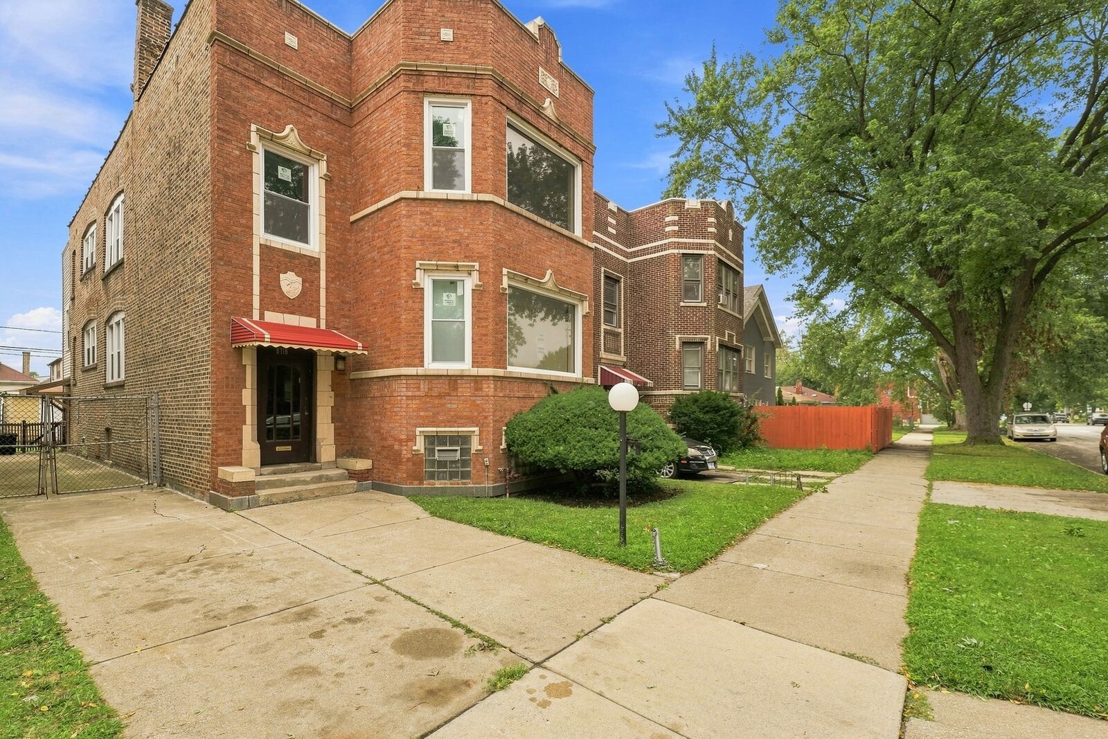 Property Photo:  8718 S Kingston Avenue  IL 60617 
