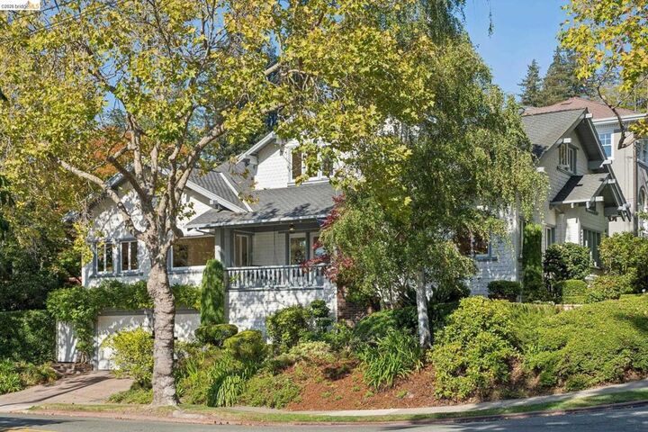 Property Photo:  67 Lincoln Ave  CA 94611-3830 