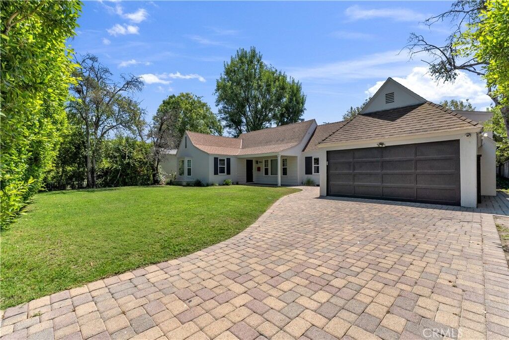 Property Photo: 11944 Hesby Street CA 91607