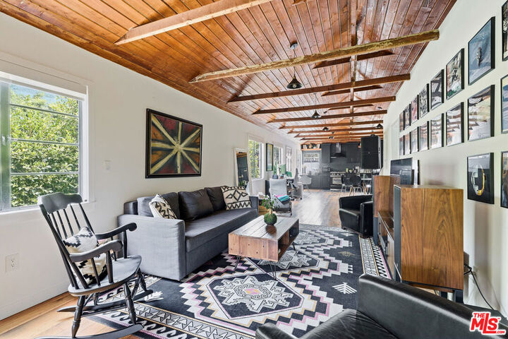 Property Photo:  526 Victoria Avenue  CA 90291 