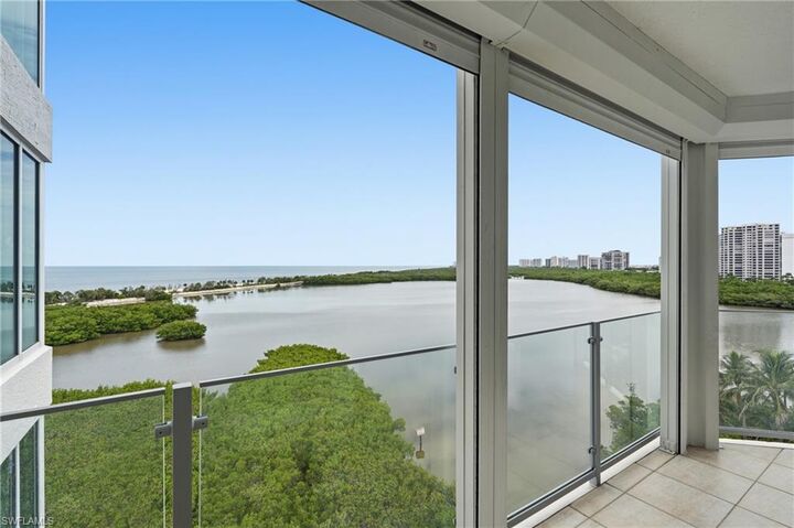Property Photo: 60 Seagate Dr 806 FL 34103