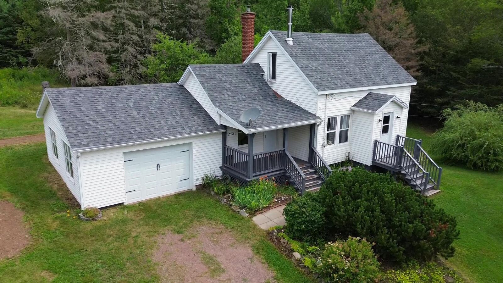 Property Photo: 2451 Highway 2 NS B0M 1B0