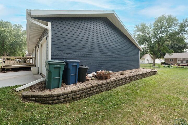 Property Photo: 110 Louisiana Ave SW IA 51041
