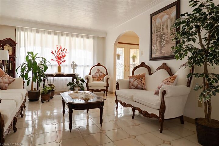 Property Photo: 43 Henley Drive ON L8E 3T1