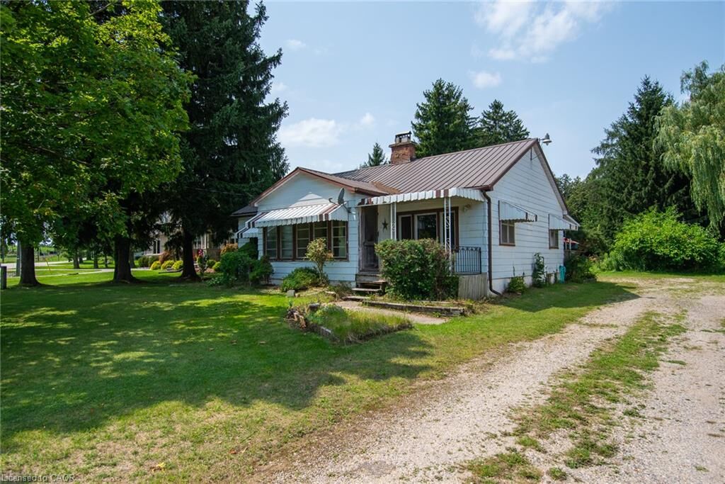 Property Photo: 1310 Snyder's Road E ON N3A 3L3