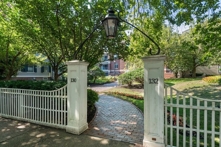 Property Photo:  130 Mount Auburn St 406  MA 02138 