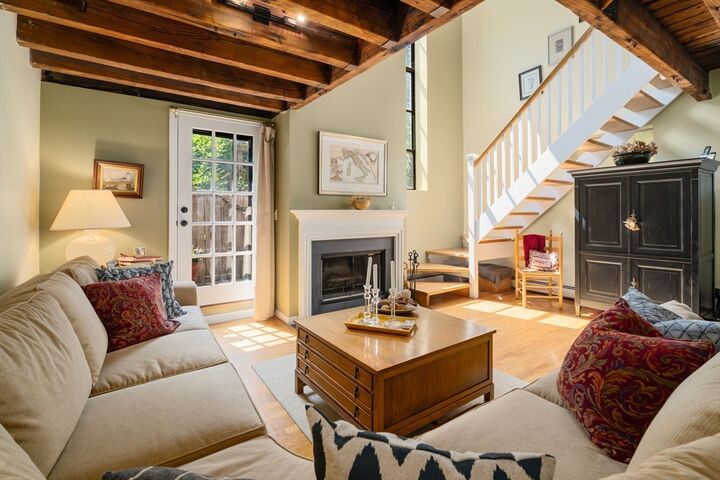 Property Photo:  8 Dartmouth Street 5  MA 02116 