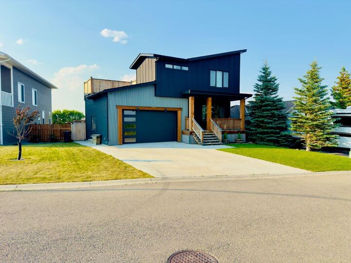 Property Photo: 1221 Tumbleweed Avenue AB T0K 1W0