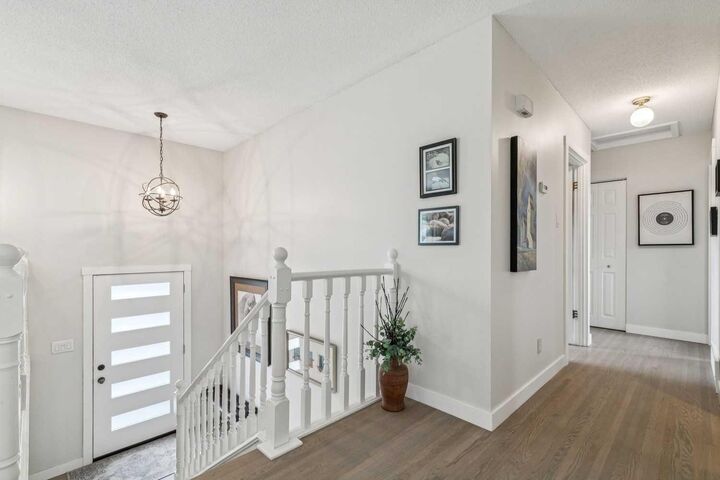 Property Photo:  731 Archwood Road SE  AB T2J 1C1 