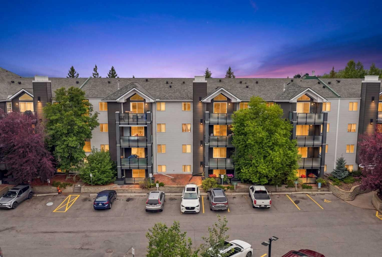 Property Photo: 10 Sierra Morena Mews SW 308 AB T3H 3K5