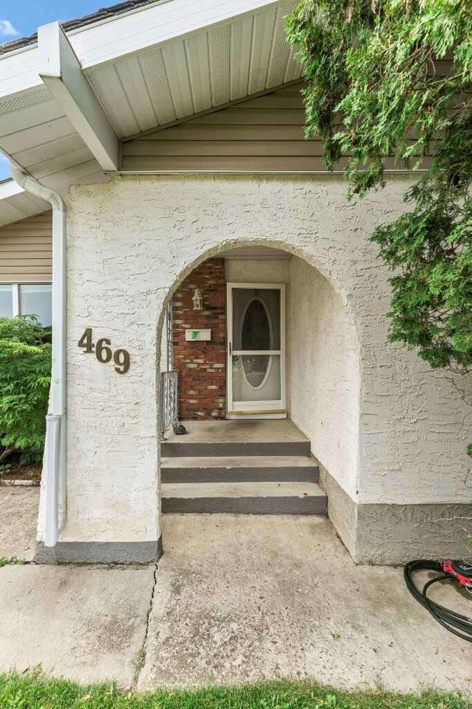 Property Photo: 469 19 Street NE AB T1C 1G2