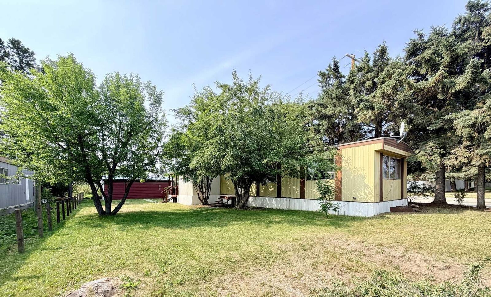 Property Photo: 5039 51 Avenue AB T0M 0M0