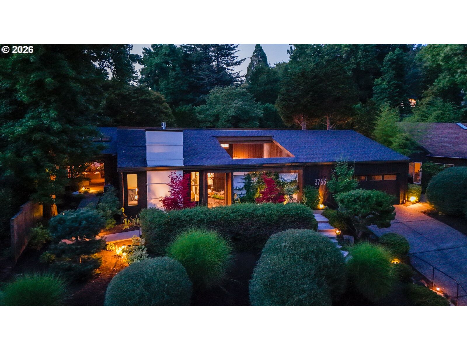 Property Photo:  3753 SW Lyle Ct  OR 97221 