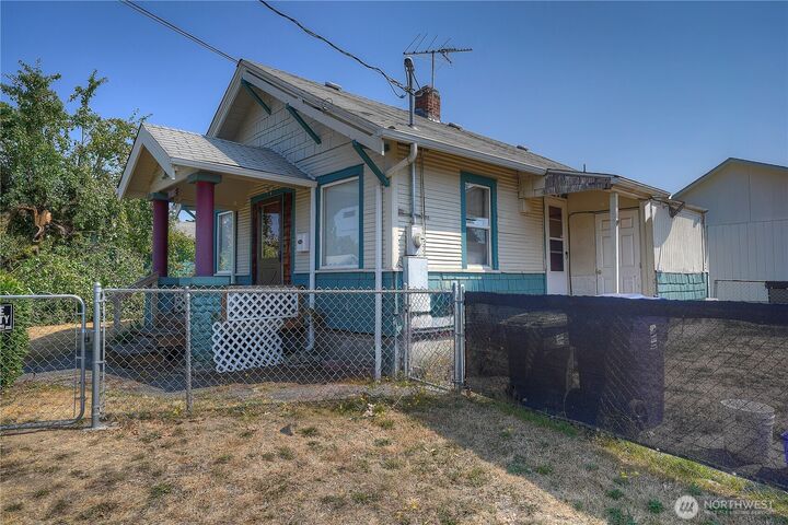 Property Photo:  5507 S Alaska Street  WA 98408 
