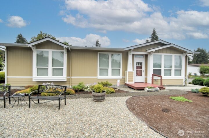 Property Photo:  3700  14th Avenue SE 10  WA 98501 