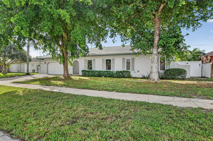 Property Photo:  1544 NW 9th Street  FL 33486 