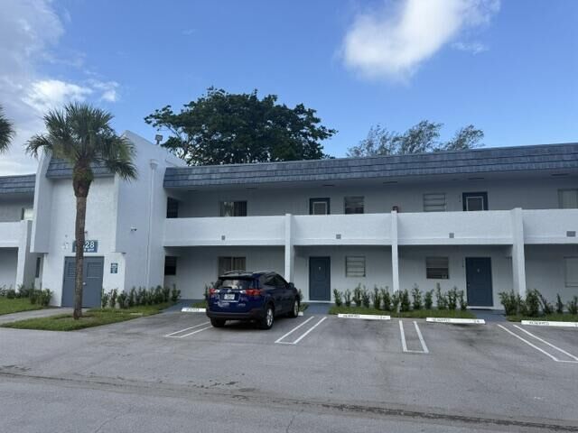 Property Photo: 2828 Casita Way 211 FL 33445