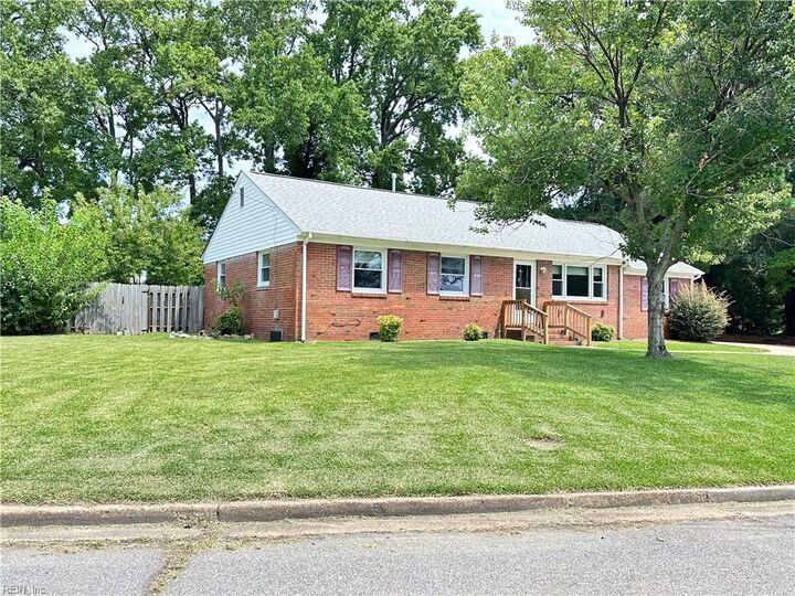 Property Photo: 4636 Mallard Cres VA 23703