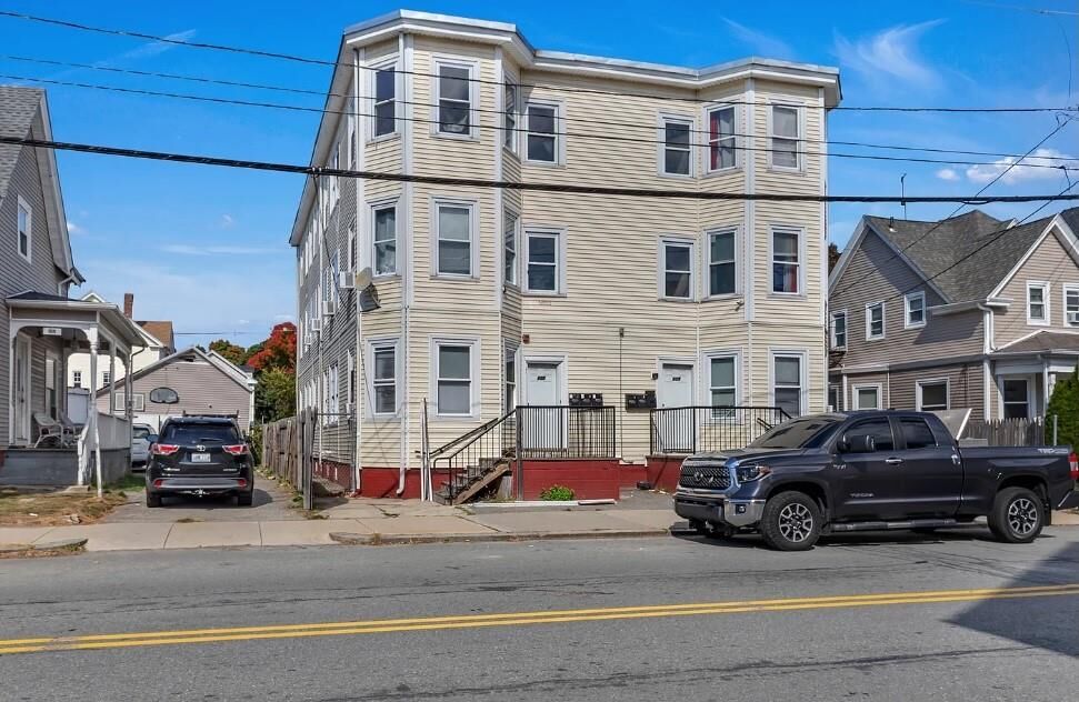 Property Photo:  109 Pocasset Avenue 2  RI 02909 