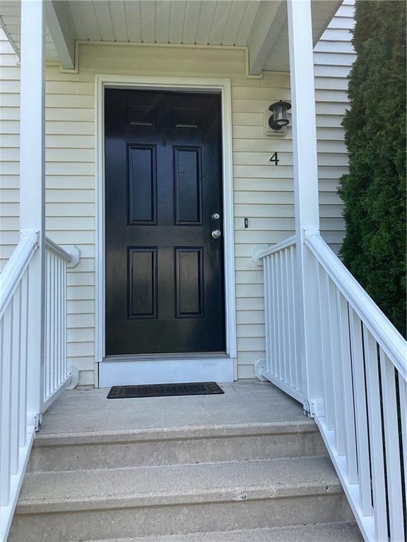 Property Photo:  4 Legris Commons Lane 4  RI 02893 