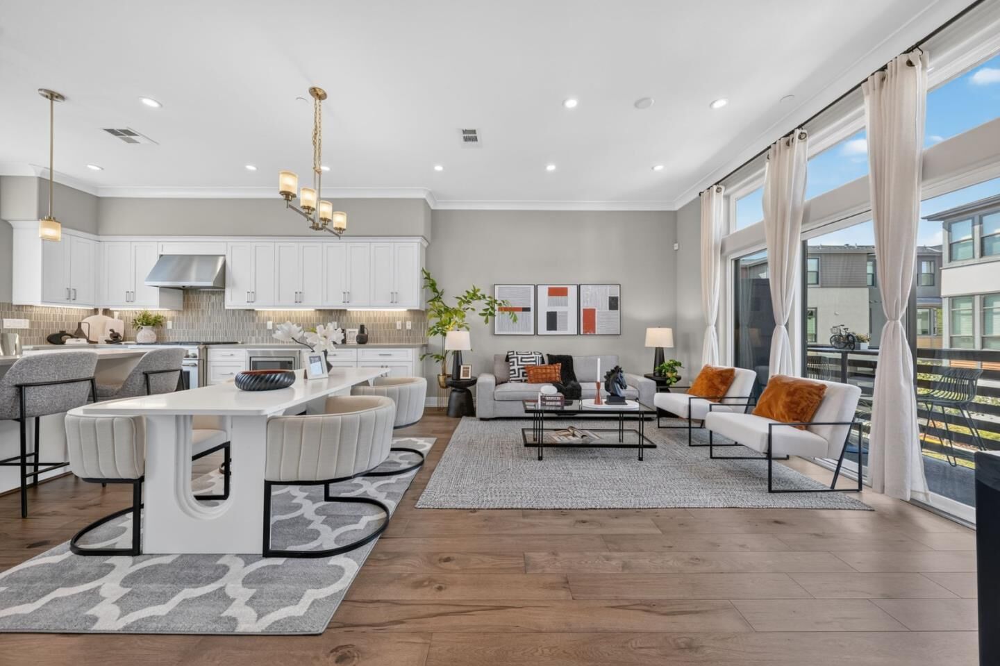 Property Photo: 645 East Evelyn Avenue CA 94086