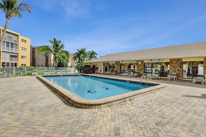 Property Photo:  325 SE 11th Ter 107  FL 33004 
