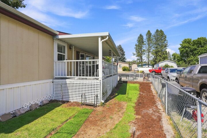 Property Photo: 3110 E Chattaroy #21 Rd #21 WA 99003
