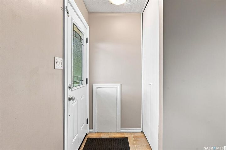 Property Photo:  1714 Drinkle Street  SK S7J 0P7 