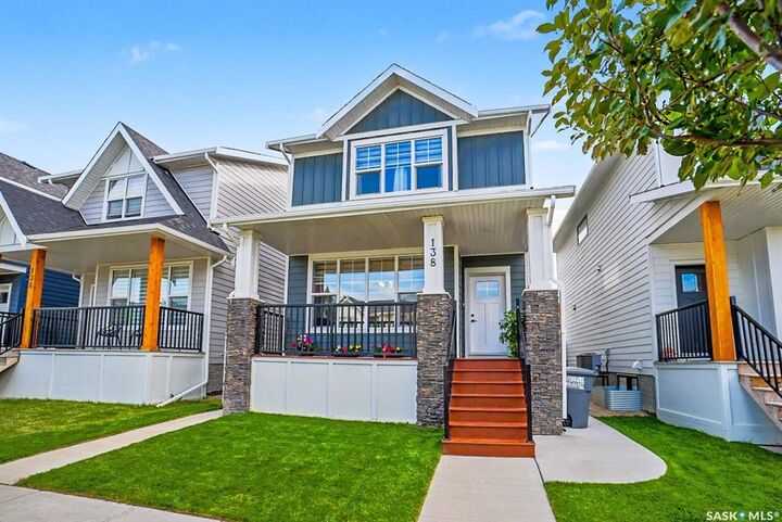 138 Rosewood Boulevard E — photo 1