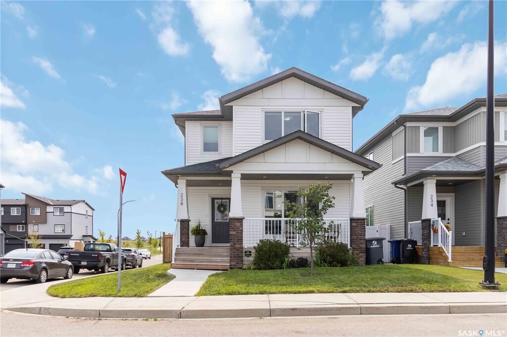 Property Photo:  238 Dubois Crescent  SK S7V 0R3 
