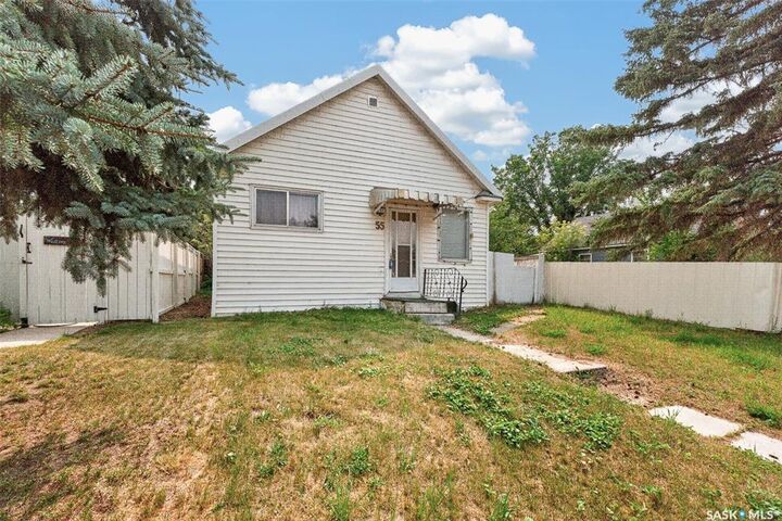 Property Photo: 55 Iroquois Street W SK S6H 5A4