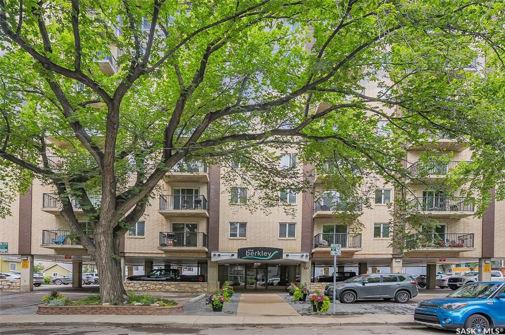 Property Photo: 537 4th Avenue N 504 SK S7K 2M6