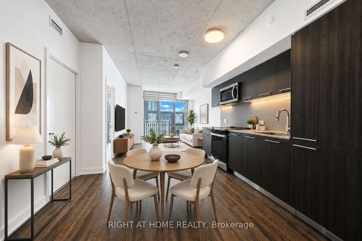 45 Baseball Place 903 — photo 1