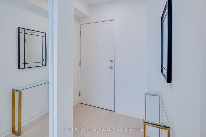 Property Photo: 252 Church Street 3707 ON M5B 0E6