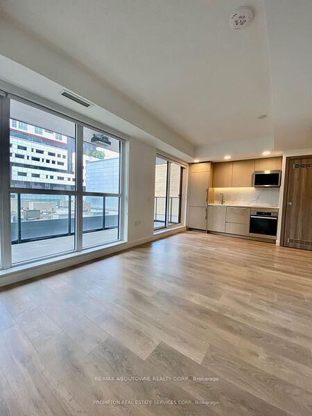 Property Photo:  38 Widmer Street 612  ON M2K 1C5 