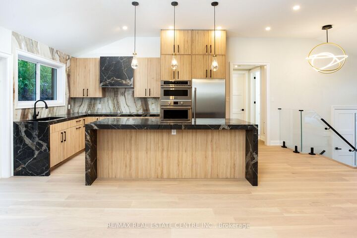 Property Photo: 446 Willis Drive ON L6L 4V5
