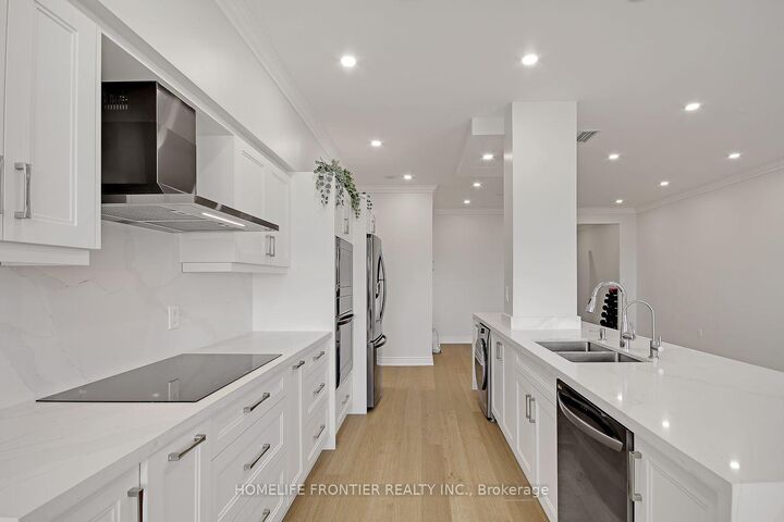 Property Photo: 88 Grandview Way Ph12 ON M2N 6V6