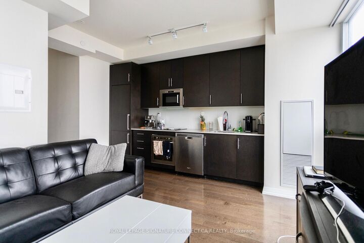 Property Photo: 460 Adelaide Street E 1112 ON M5A 0E7