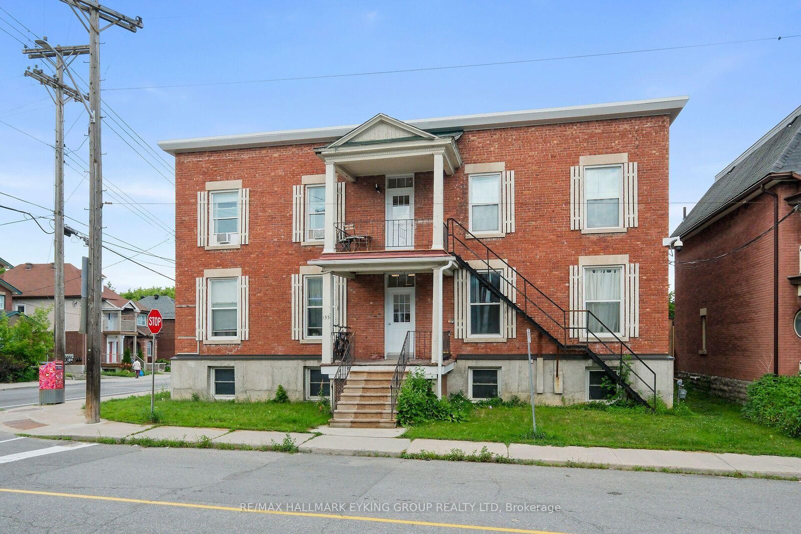Property Photo:  135 Concord Street S 3  ON K1S 0Z3 