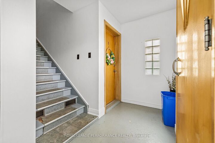 Property Photo: 424 Guy Street ON K6H 4V5