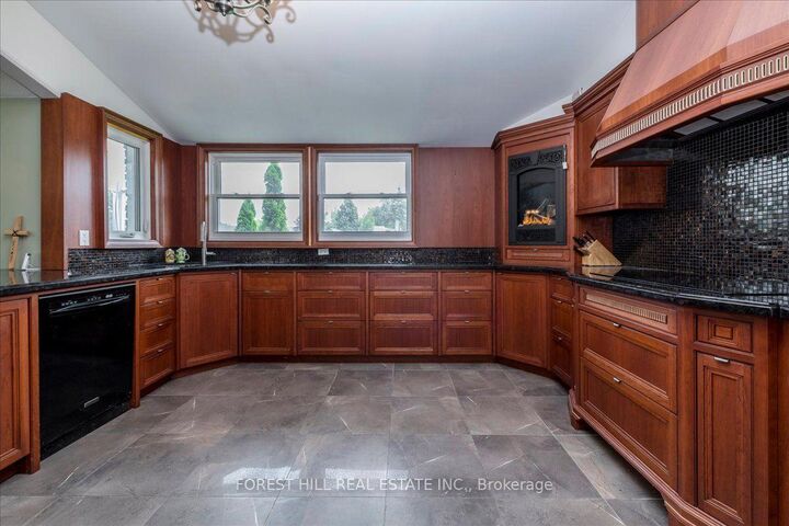 Property Photo:  21 Pinetree Court  ON L0K 1B0 
