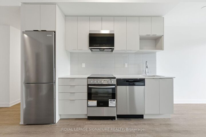 Property Photo:  4569 Kingston Road 405  ON M1E 2P2 