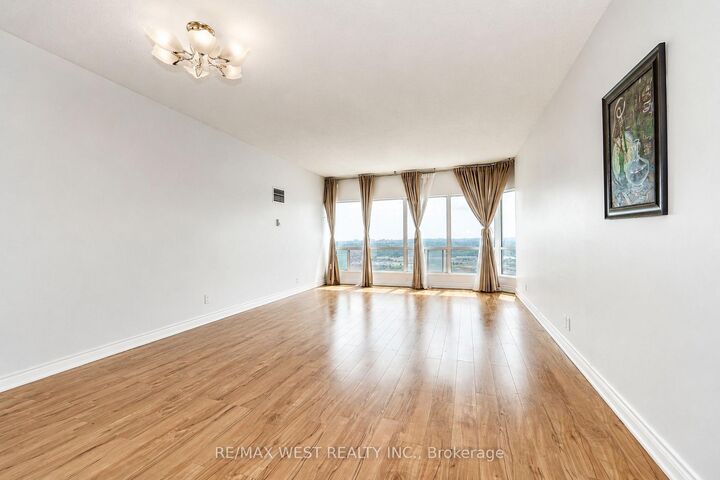 Property Photo: 8 Lee Centre Drive Ph103 ON M1H 3H8
