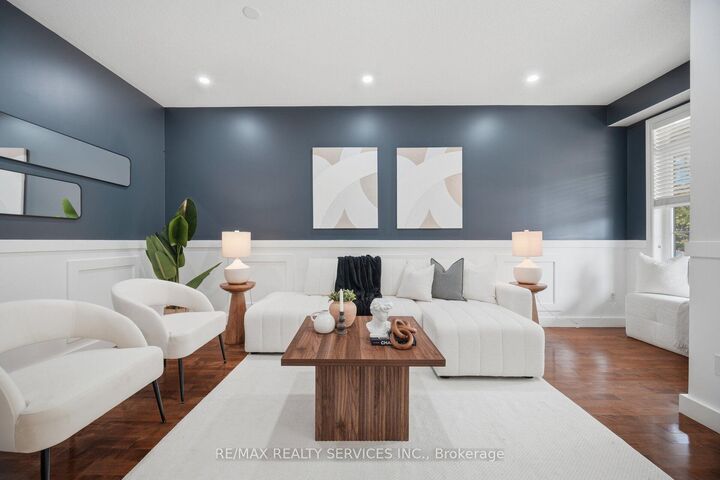 Property Photo: 5 Westhampton Way ON L8E 6C8