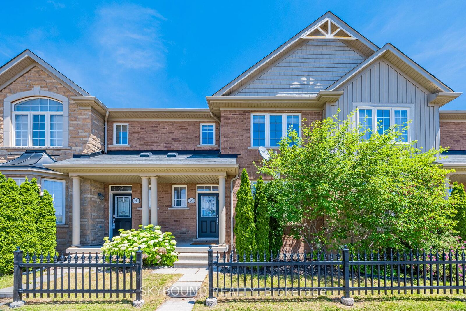 Property Photo:  651 Farmstead Drive 3  ON L9T 7W2 
