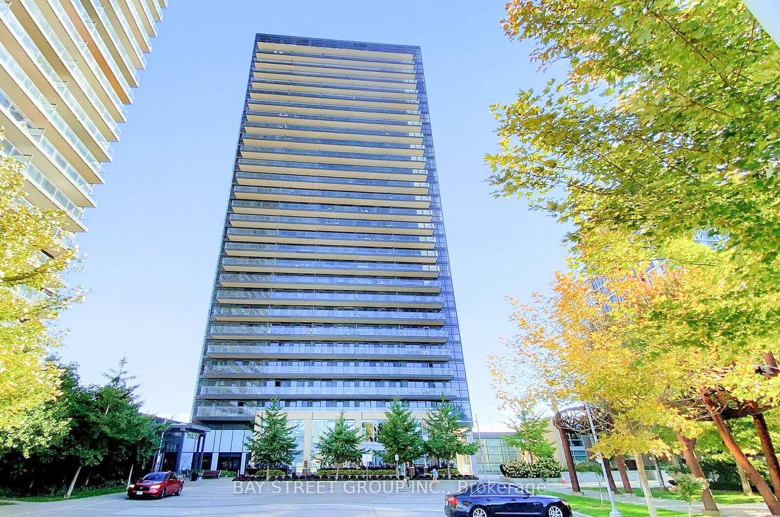 Property Photo: 33 Singer Court Ph02 ON M2K 0B4